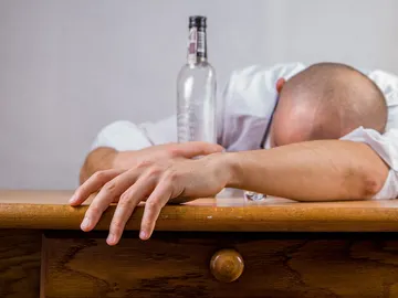 Mezclar alcohol y cocaína aumenta las posibilidades de suicidio Mezclar alcohol y cocaína aumenta las posibilidades de suicidio