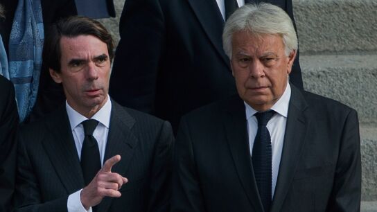 Los expresidentes del Gobierno, Jos&eacute; Mar&iacute;a Aznar y Felipe Gonz&aacute;lez