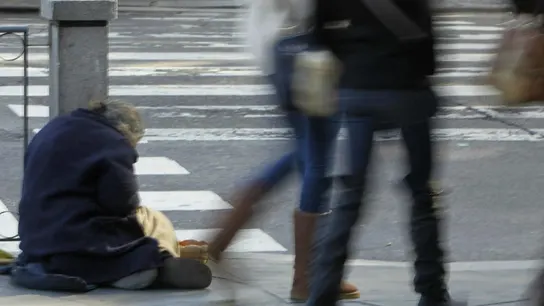 Una persona sin hogar Una persona sin hogar