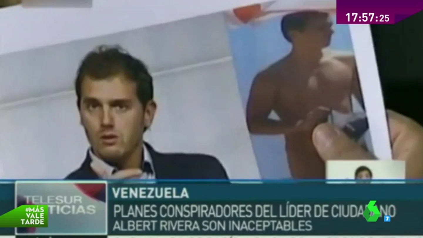 Dioslado Cabello saca una foto de Rivera desnudo Dioslado Cabello saca una foto de Rivera desnudo