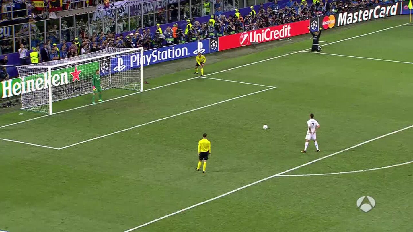 Cristiano en el momento de su penalti