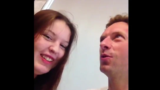 Carlota y Chris Martin Carlota y Chris Martin