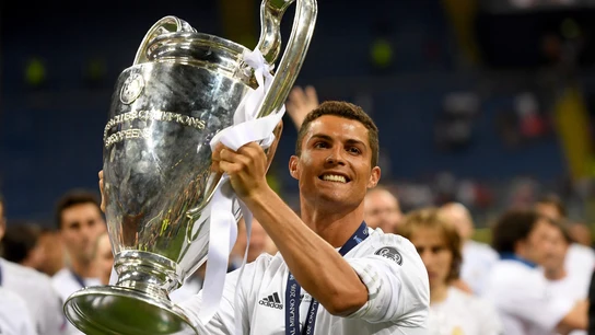 Cristiano Ronaldo levanta la Champions Cristiano Ronaldo levanta la Champions