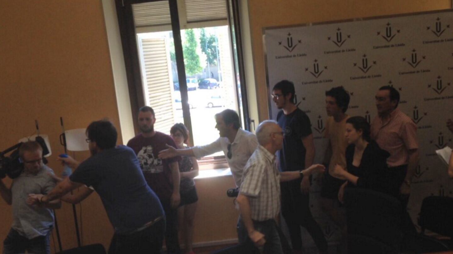 Agresi&oacute;n a periodistas de TV3