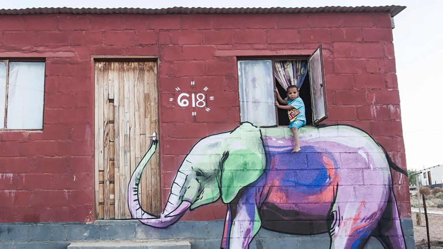 Un grafiti de un elefante realizado por Falko Un grafiti de un elefante realizado por Falko