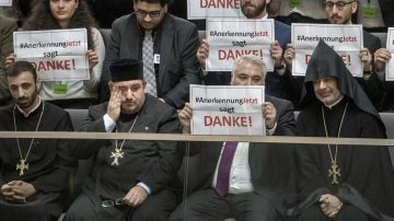  Miembros de la iniciativa armenia "Rconocimiento ya" 