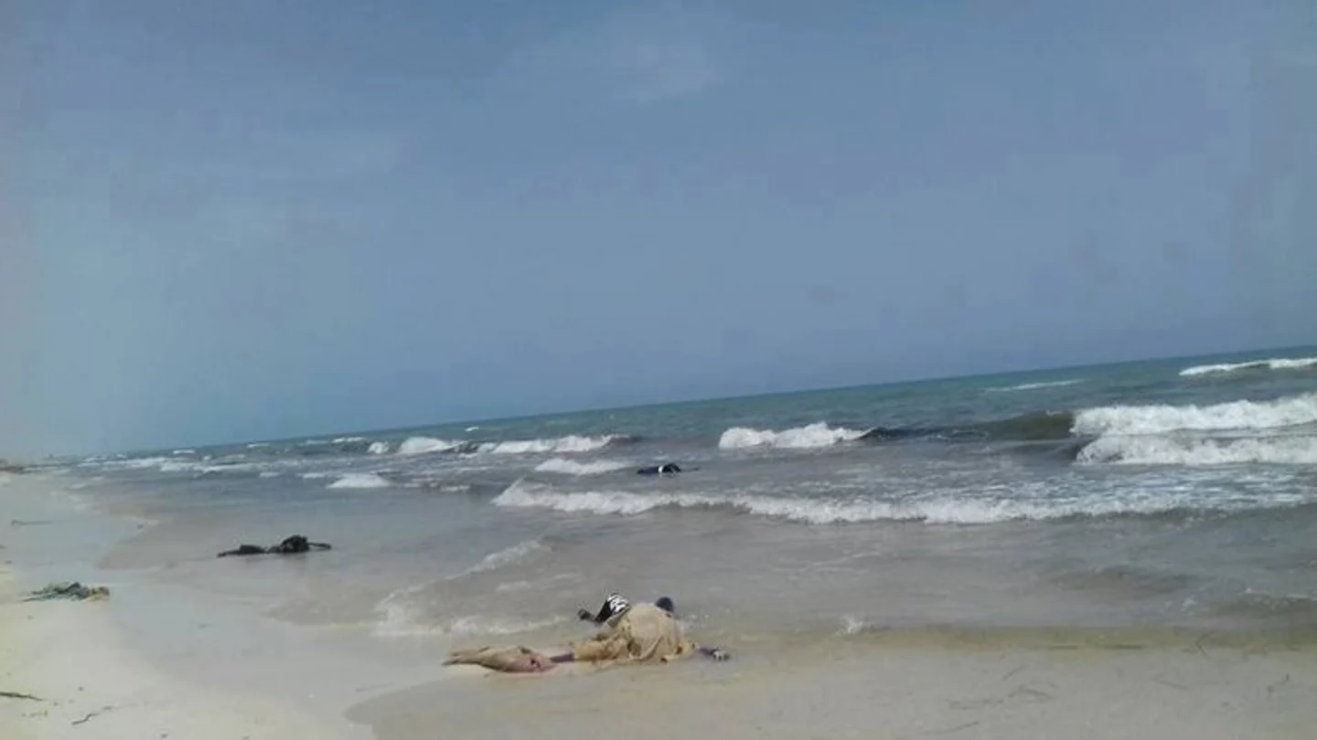 Inmigrantes fallecidos en la costa de Libia Inmigrantes fallecidos en la costa de Libia