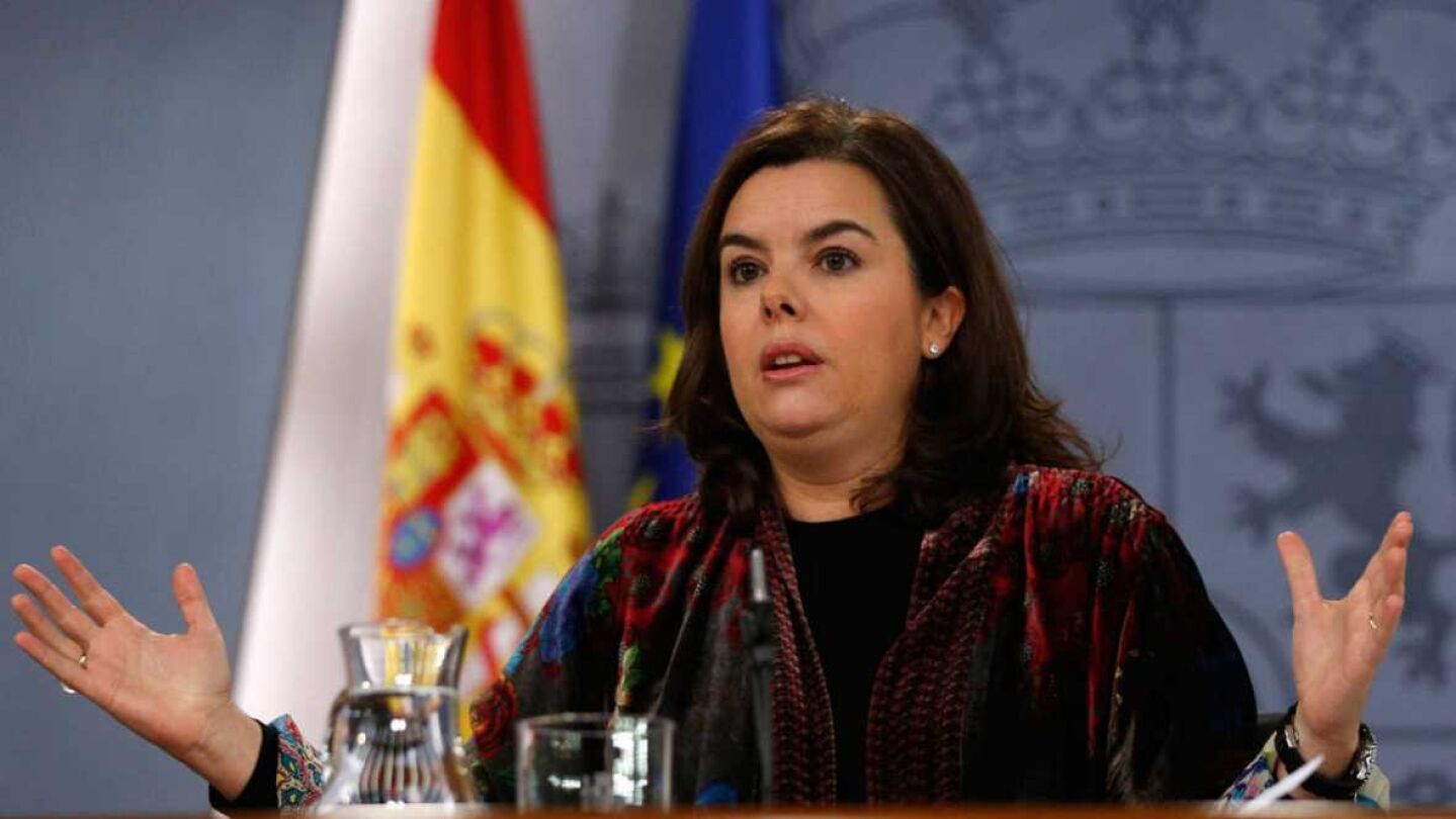 Soraya S&aacute;enz de Santamar&iacute;a en una rueda de prensa