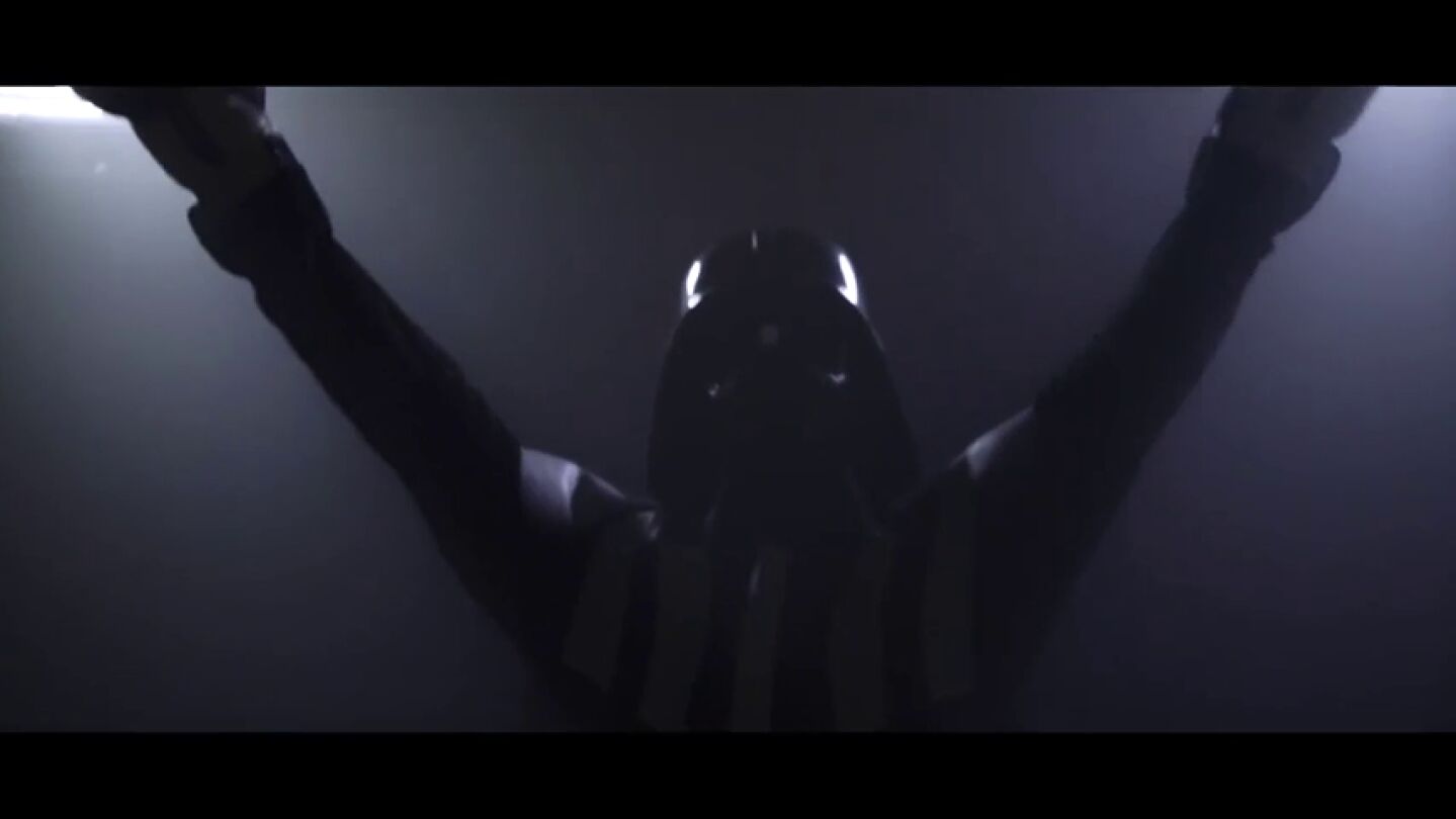Frame 33.688923 de: 'El 26 de junio toca Round Two', Podemos convierte a Darth Vader en Rocky Balboa en su nuevo v&iacute;deo preelectoral
