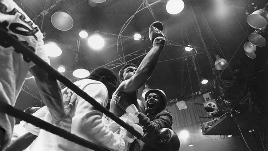 Cassius Clay (Muhammad Ali) celebra su victoria contra Liston Cassius Clay (Muhammad Ali) celebra su victoria contra Liston