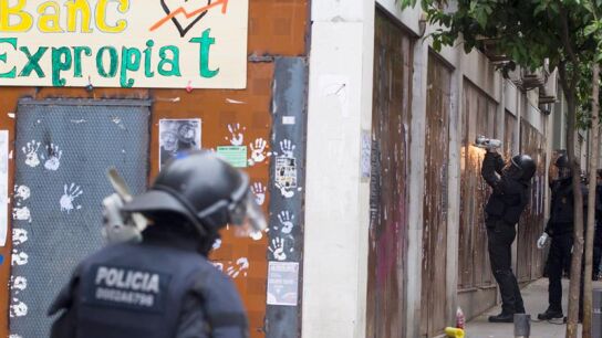 Los Mossos d'Esquadra entran en el 'Banc Expropiat'