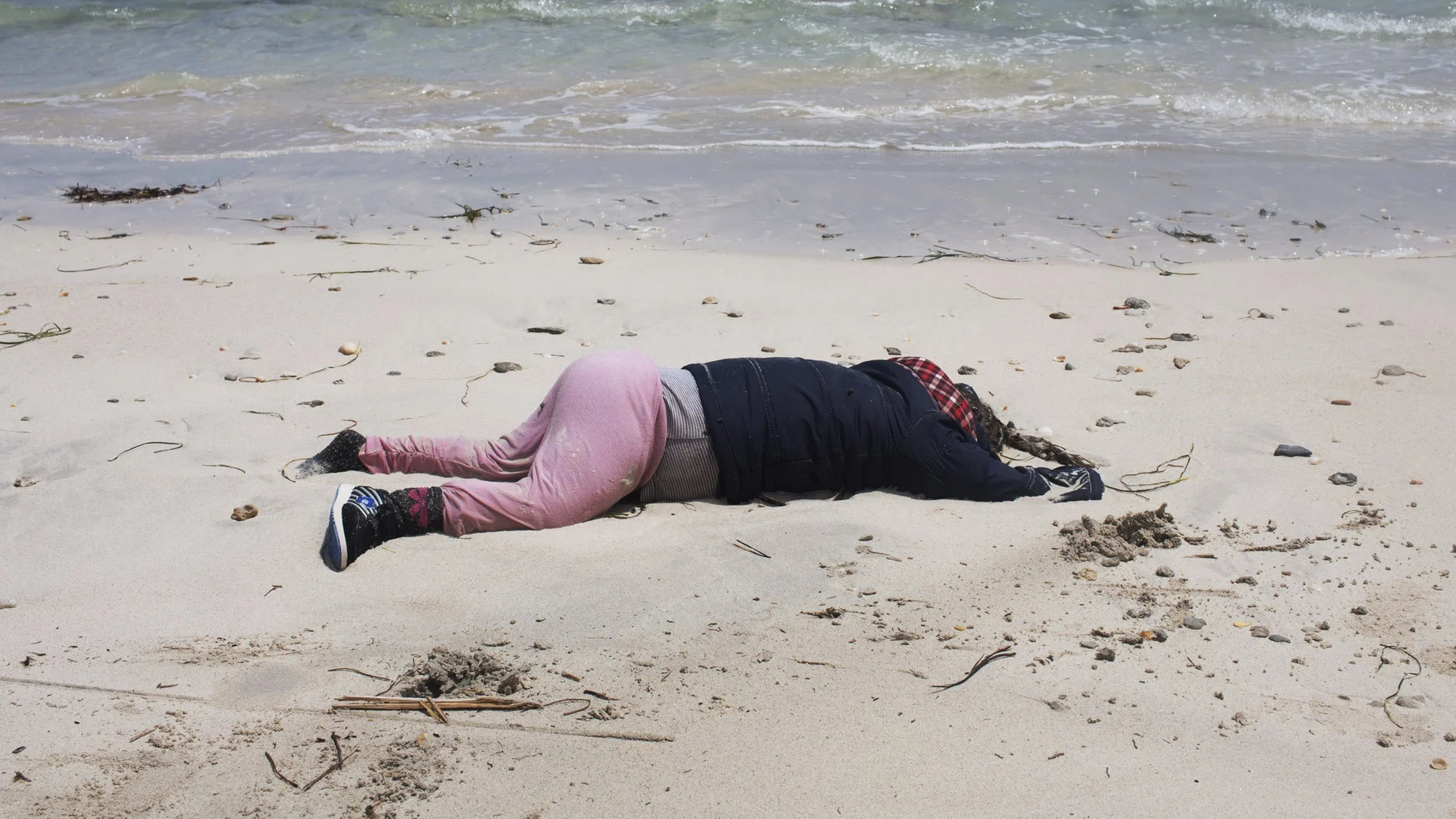 Aumentan a 129 los cuerpos encontrados en la costa de Libia tars los naufragios