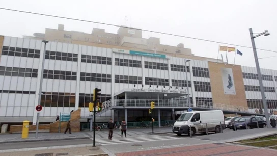 Fachada del Hospital Público Miguel Servet de Zaragoza Fachada del Hospital Público Miguel Servet de Zaragoza