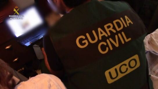 La guardia civil detiene a un conocido bloguero en temas de educaci&oacute;n por abusos a menores