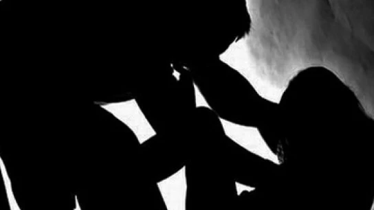 Agresión a una joven Agresión sexual