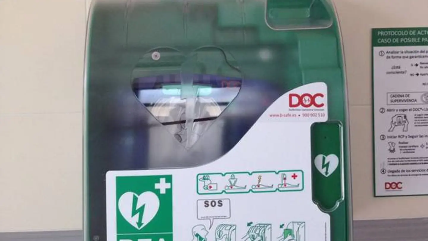 Desfibrilador instalado en un centro comercial Desfibrilador instalado en un centro comercial