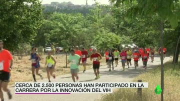 Frame 7.091182 de: Cerca de 2.500 personas participan en la carrera por la innovación contra el VIH en Madrid
