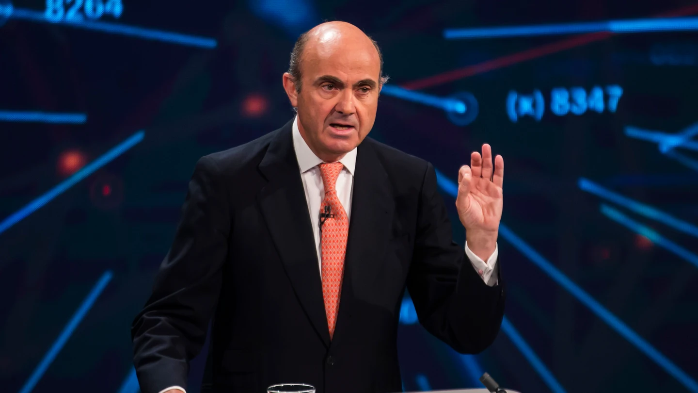 Luis De Guindos en el plató de 'El Objetivo Economía' Luis De Guindos en el plató de 'El Objetivo Economía'