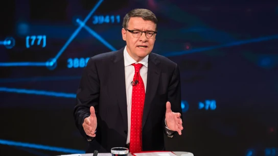 Jordi Sevilla en el plató de 'El Objetivo Economía' Jordi Sevilla en el plató de 'El Objetivo Economía'