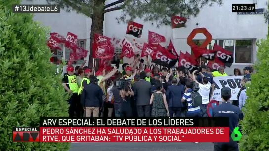 Pedro S&aacute;nchez, con los trabajadores de RTVE