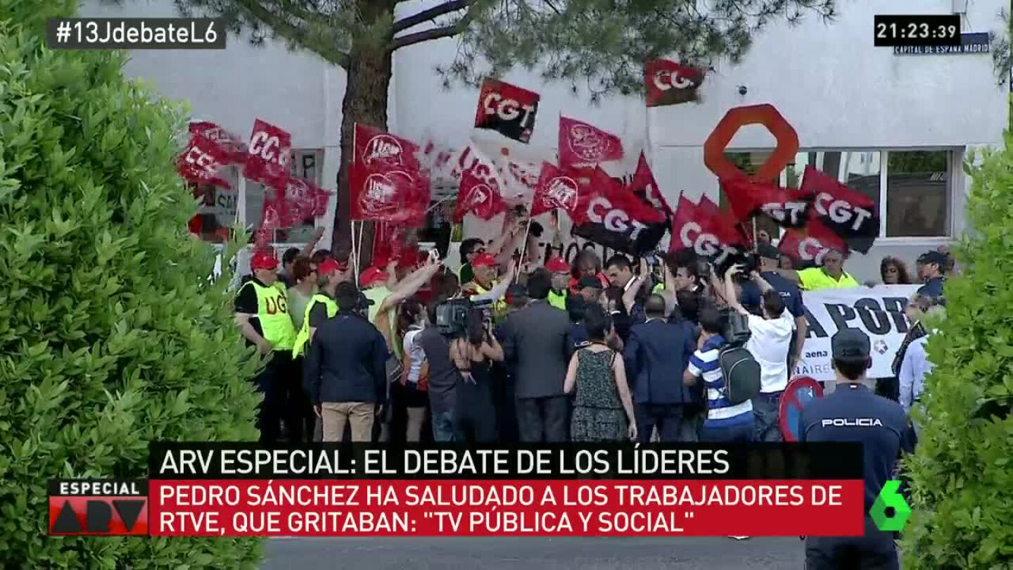 Pedro S&aacute;nchez, con los trabajadores de RTVE