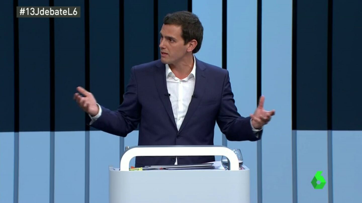 Frame 11.393543 de: Albert Rivera, a Rajoy: "Yo no le voy a llamar indecente, pero Espa&ntilde;a merece un nuevo Gobierno"