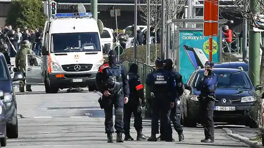 Agentes de la policía belga Agentes de la policía belga