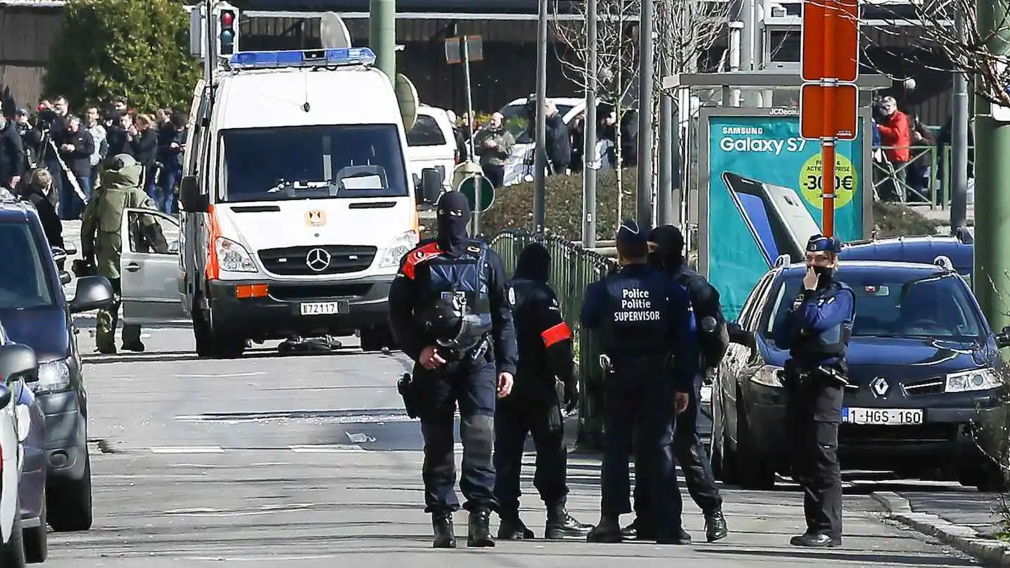 Agentes de la policía belga