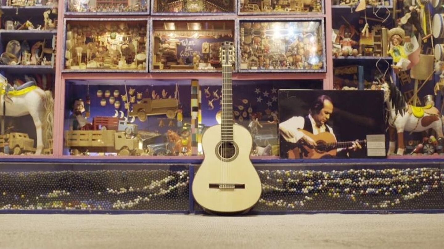 'La Maestro', &uacute;ltima guitarra de Paco de Luc&iacute;a