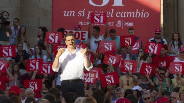 Pedro Sánchez durante un acto electoral