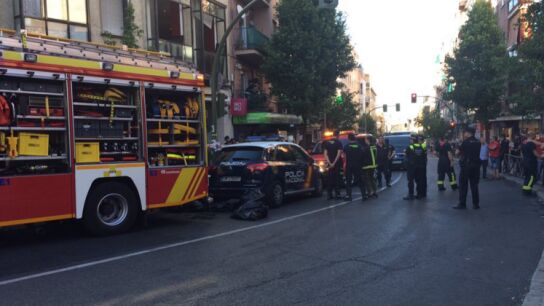 Los bomberos y los polic&iacute;as, en el lugar del crimen