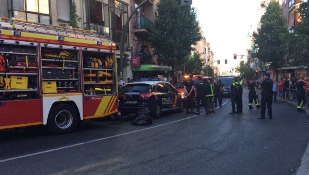 Los bomberos y los policías, en el lugar del crimen