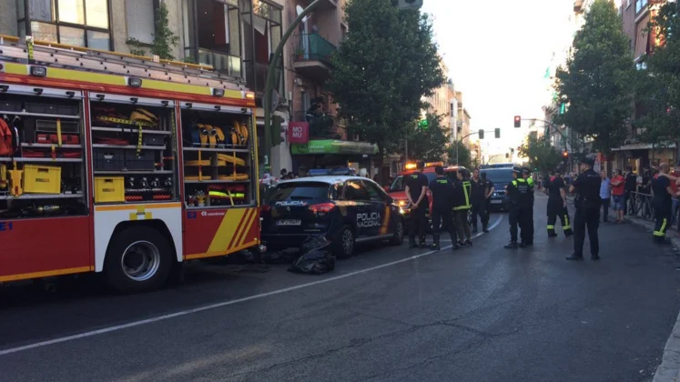 Los bomberos y los policías, en el lugar del crimen