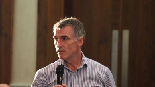  El presidente honor&iacute;fico del partido republicano norirland&eacute;s Sinn F&eacute;in, Declan Kearney