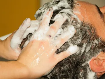 Descubre cómo aprovechar hasta la última gota de tu champú Descubre cómo aprovechar hasta la última gota de tu champú