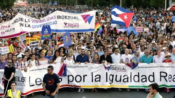Pancarta que encabeza la marcha del Orgullo en Madrid