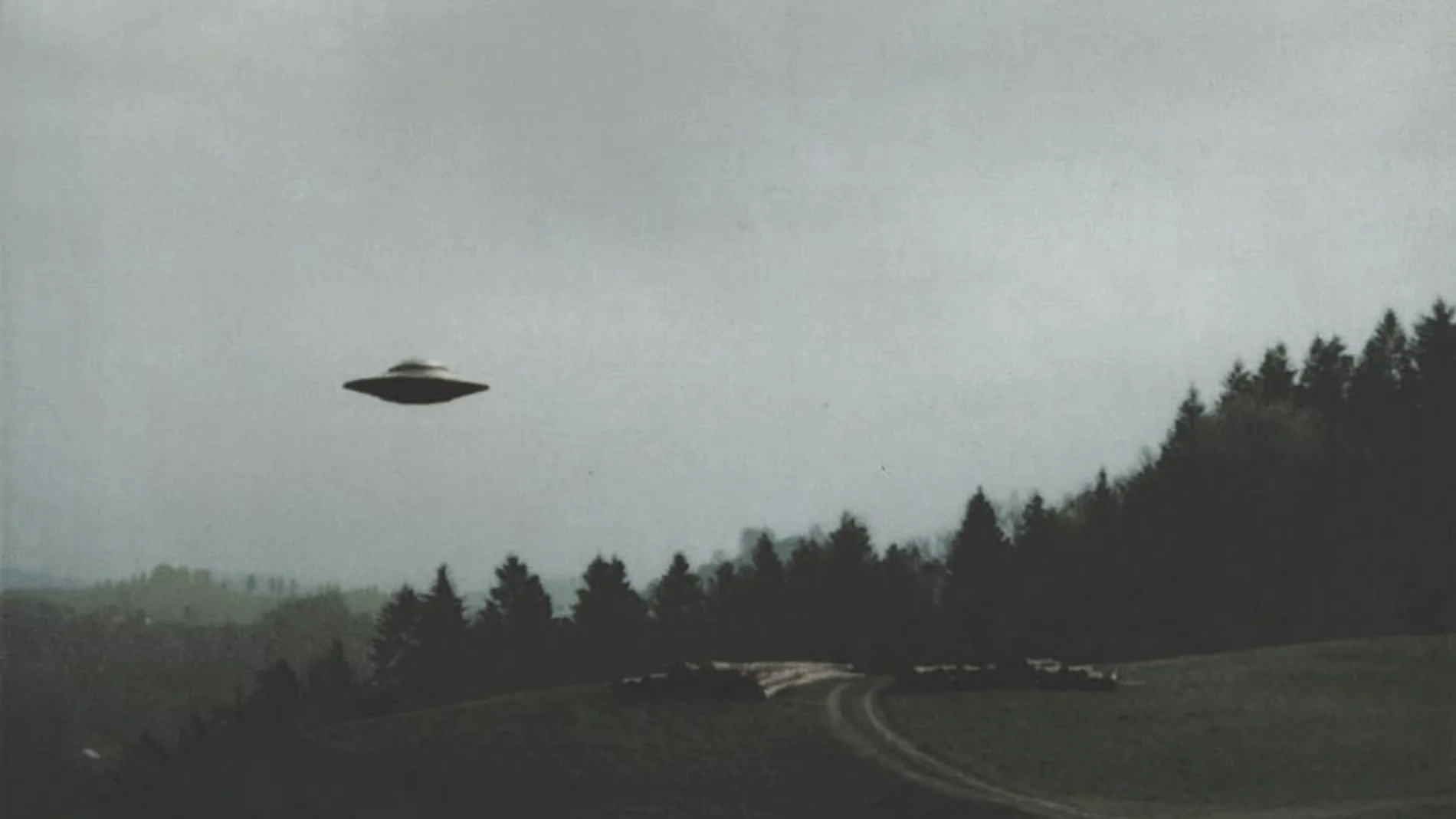 Expediente X' salta a la realidad: Estados Unidos mantiene un misterioso programa de avistamiento de OVNIs