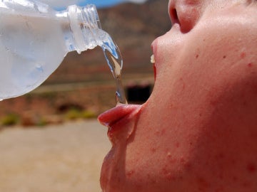 Bebiendo agua