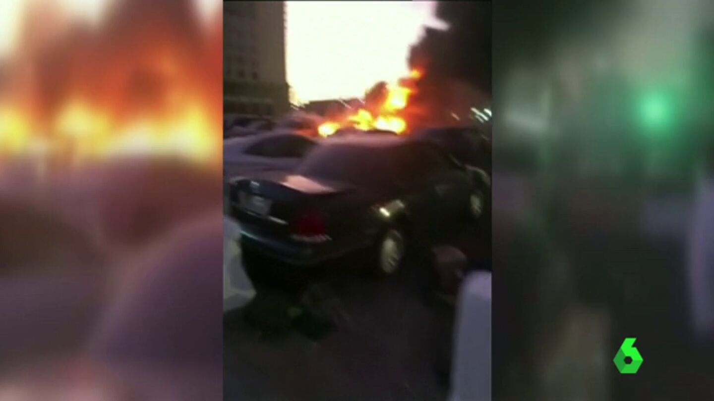 Frame 9.735566 de: Al menos dos polic&iacute;as muertos en un ataque suicida cerca de la Mezquita del Profeta en Arabia Saud&iacute;