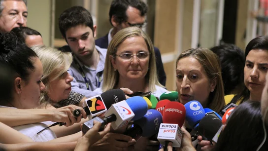 Ana Pastor advierte a Vueling: "El incumplimiento de la ley puede llevar a la pérdida definitiva de la licencia" Ana Pastor advierte a Vueling: "El incumplimiento de la ley puede llevar a la pérdida definitiva de la licencia"