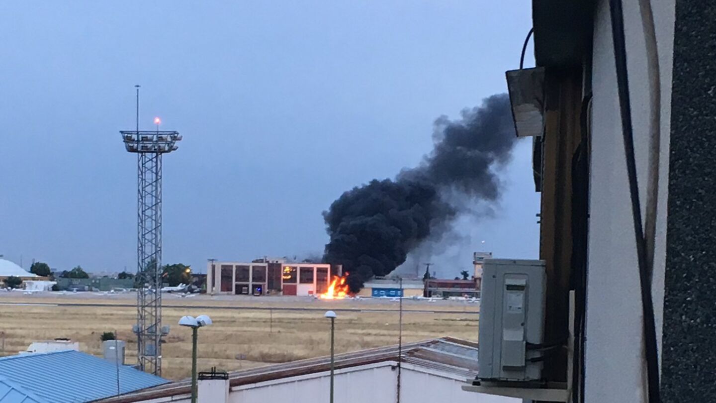 Una avioneta se estrella al aterrizar en el aer&oacute;dromo de Cuatro Vientos