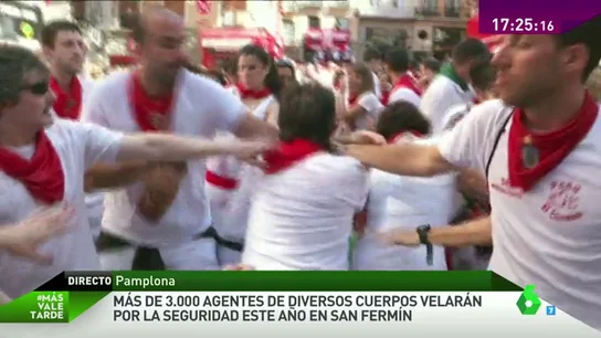 Frame 47.102255 de: "Esto no es la fiesta", los sanfermineros condenan la agresión a un cámara de laSexta Frame 47.102255 de: "Esto no es la fiesta", los sanfermineros condenan la agresión a un cámara de laSexta