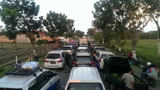 Atasco de más de 35 horas en Indonesia Atasco de más de 35 horas en Indonesia