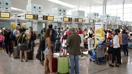 Primer día sin cancelaciones en Vueling tras entrar en vigor el plan de contingencia Primer día sin cancelaciones en Vueling tras entrar en vigor el plan de contingencia