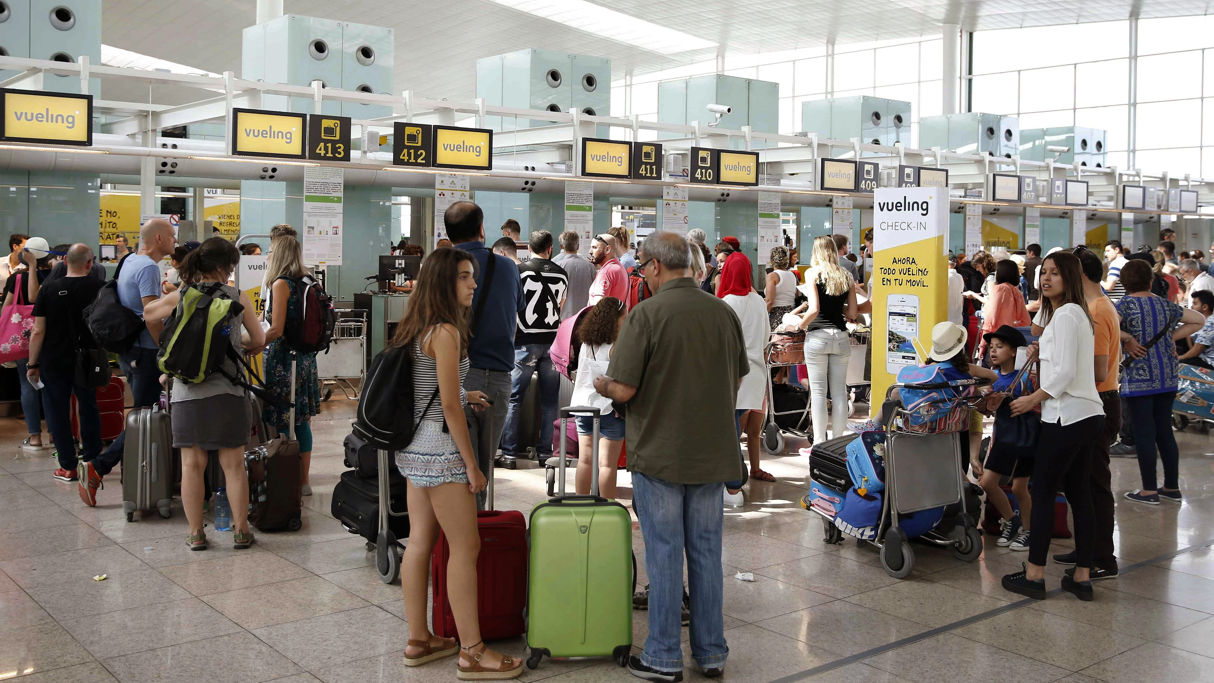 Primer día sin cancelaciones en Vueling tras entrar en vigor el plan de contingencia 