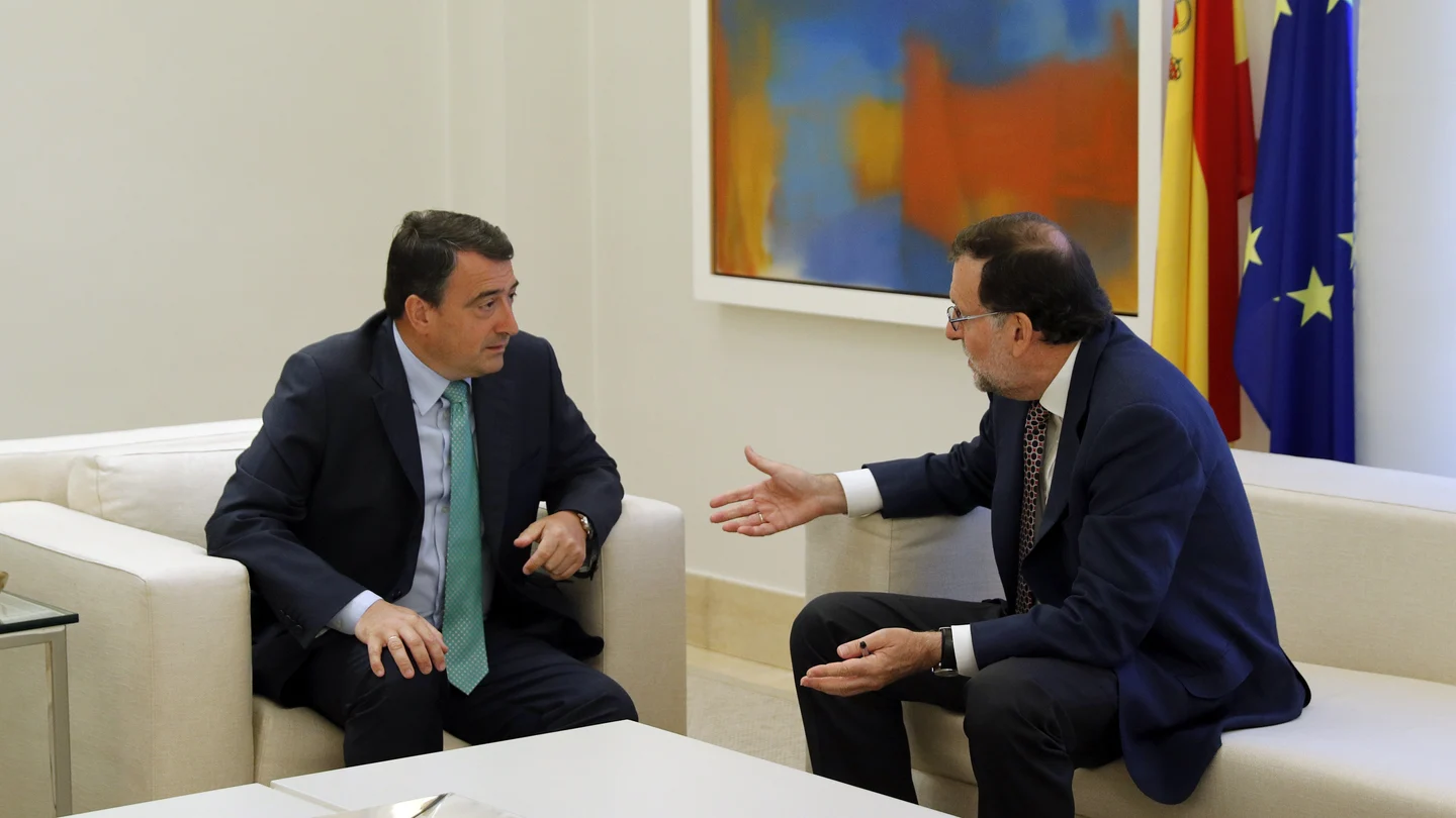 Mariano Rajoy junto a Aitor Esteban Mariano Rajoy junto a Aitor Esteban
