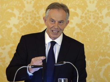 Tony Blair: "Asumo mi responsabilidad sobre la invasión en Irak, pero volvería a tomar la misma decisión" Tony Blair: "Asumo mi responsabilidad sobre la invasión en Irak, pero volvería a tomar la misma decisión"