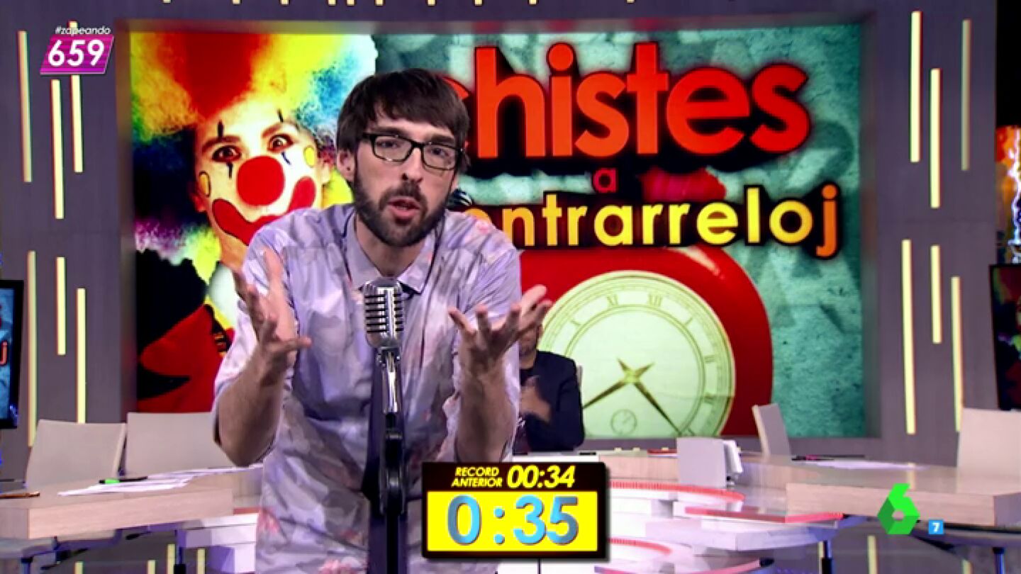 Frame 43.137014 de: Quique Peinado: &iquest;Qu&eacute; hacen dos preservativos rotos en el sof&aacute;? Te he dicho que llames a los ni&ntilde;os por su nombre