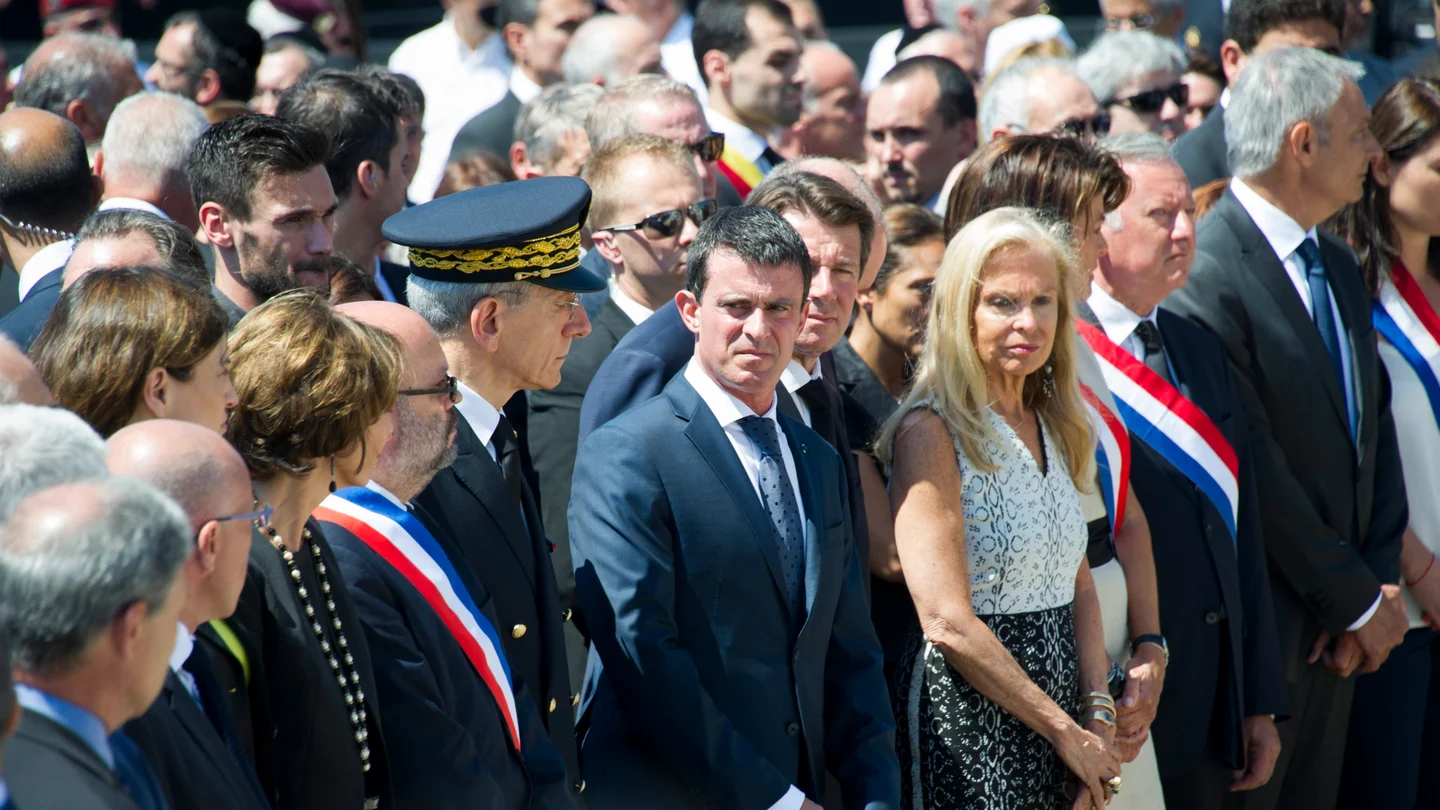 Valls en el homenaje a las víctimas del atentado en Niza Valls en el homenaje a las víctimas del atentado en Niza
