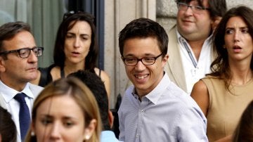 El portavoz de Unidos Podemos en el Congreso, Íñigo Errejón, a su llegada a la Cámara Baja